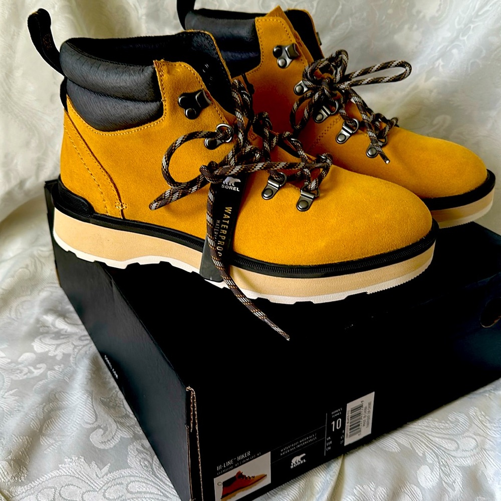 Brand New Sorel Hi-Line Hiker Boots